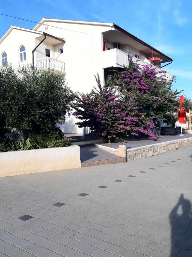 Apartments Zoran Povljana Ngoại thất bức ảnh