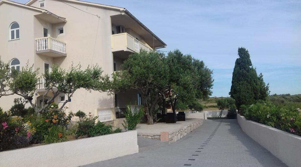 Apartments Zoran Povljana Ngoại thất bức ảnh
